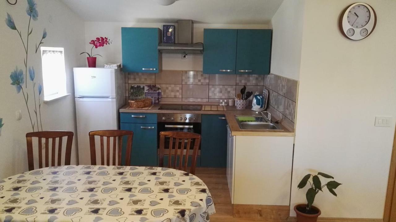 Tomek Apartment Vir Bagian luar foto