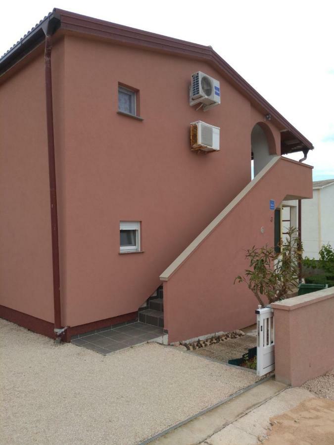 Tomek Apartment Vir Bagian luar foto