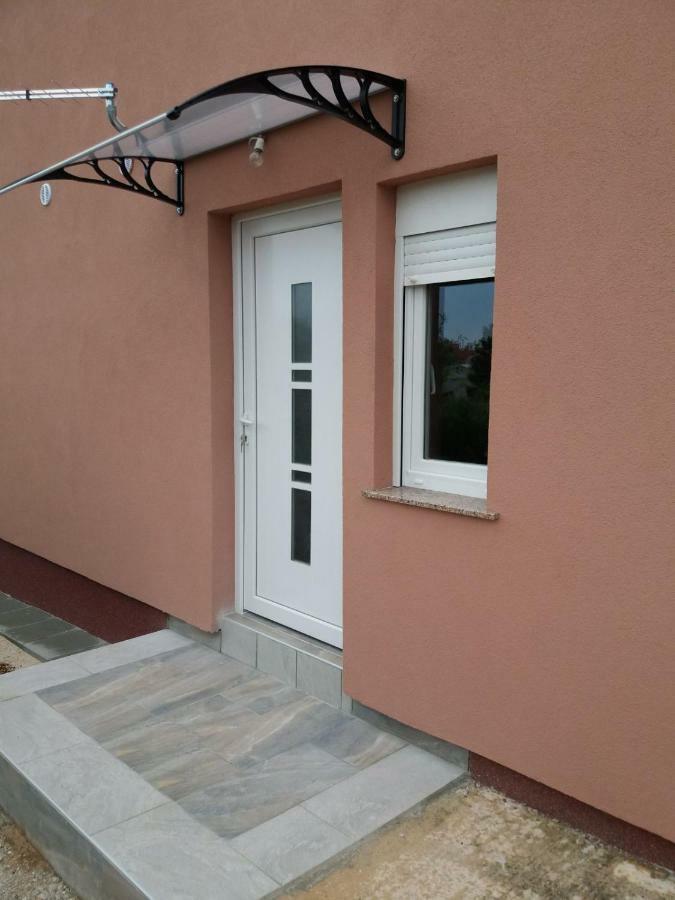 Tomek Apartment Vir Bagian luar foto