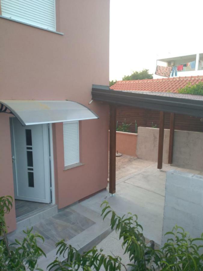 Tomek Apartment Vir Bagian luar foto