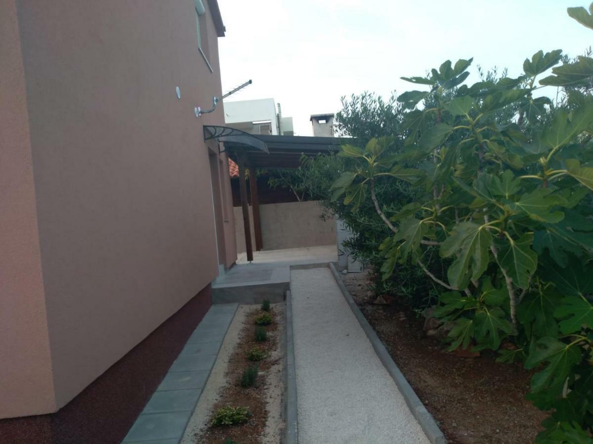 Tomek Apartment Vir Bagian luar foto