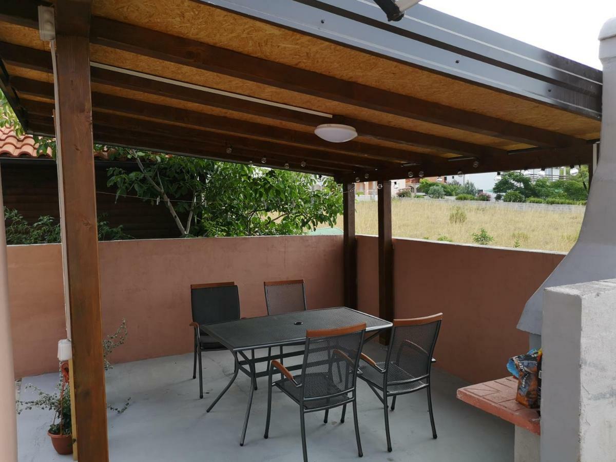 Tomek Apartment Vir Bagian luar foto
