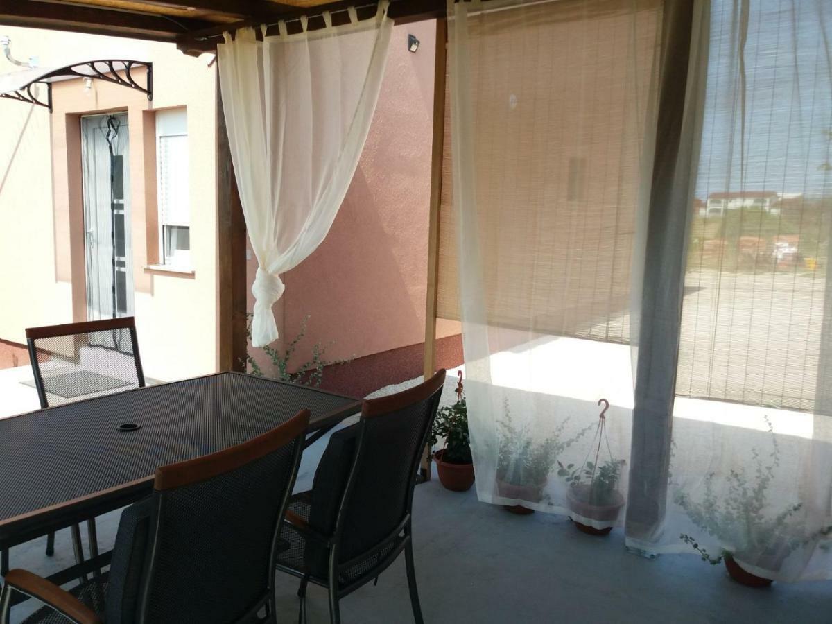 Tomek Apartment Vir Bagian luar foto