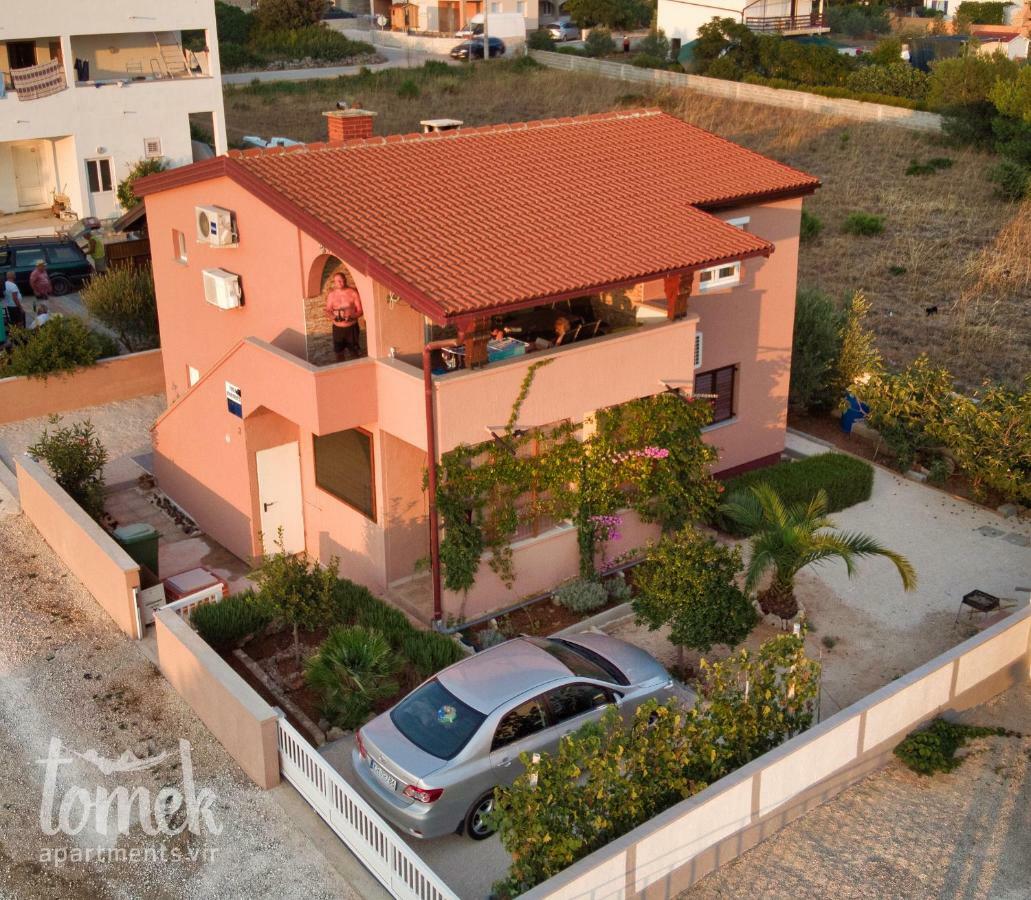 Tomek Apartment Vir Bagian luar foto