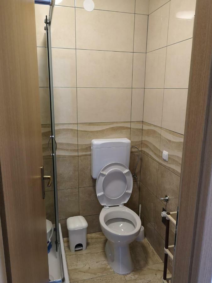 Tomek Apartment Vir Bagian luar foto